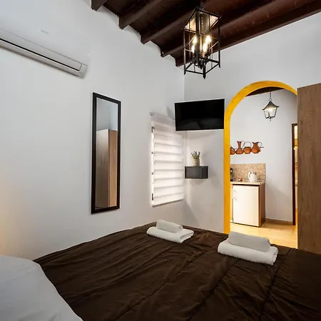 Muses-old Town Daire