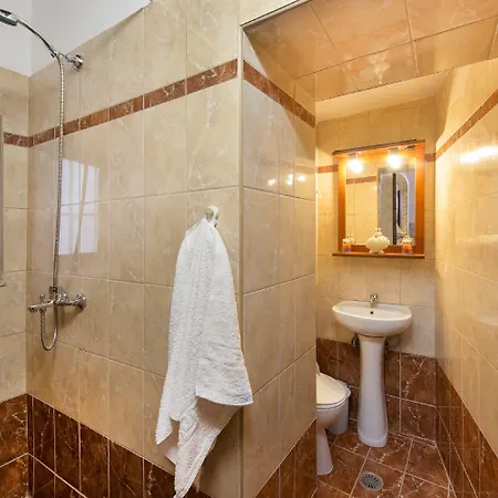 Muses-old Town شقة