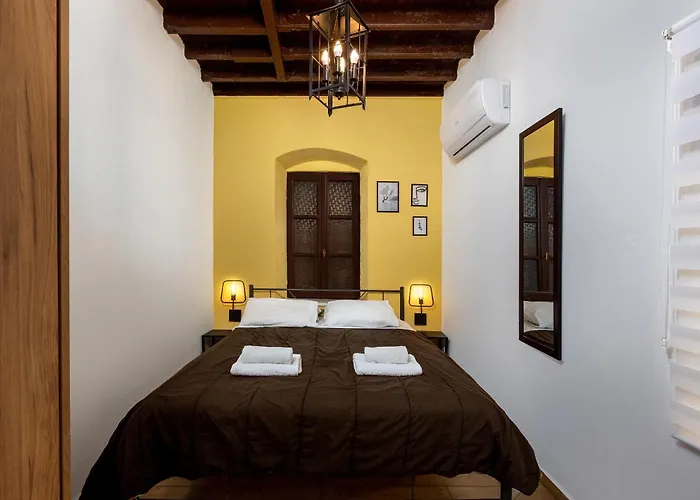 Muses-old Town Apartment *